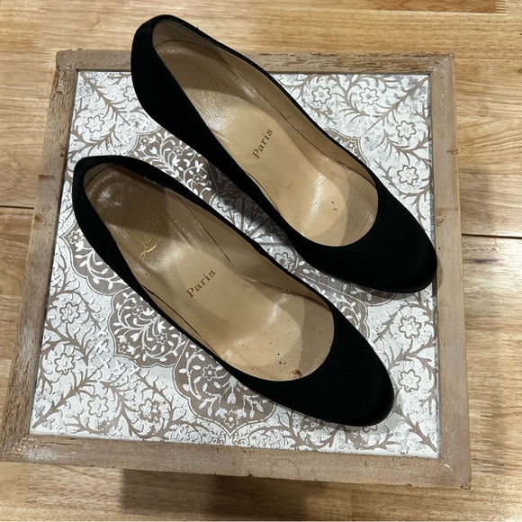 Christian Louboutin Black Round Toe Satin Red Bottoms 39 1/2 88mm - Picture 3 of 10